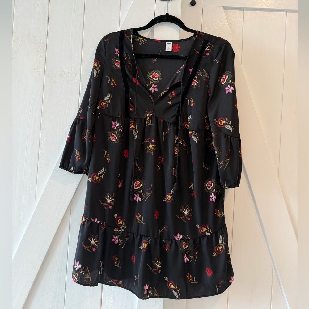 Old Navy Black Floral Tiered Dress - Petite Small